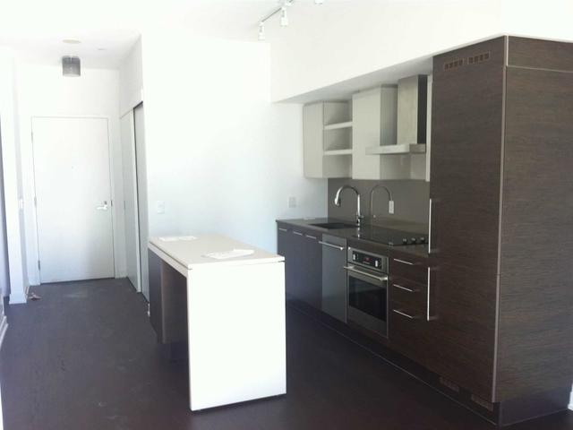 1016 - 1030 King St W