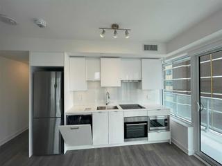 810 St - 195 Redpath Ave