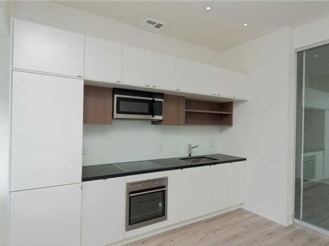 1822 - 111 St Clair Ave W