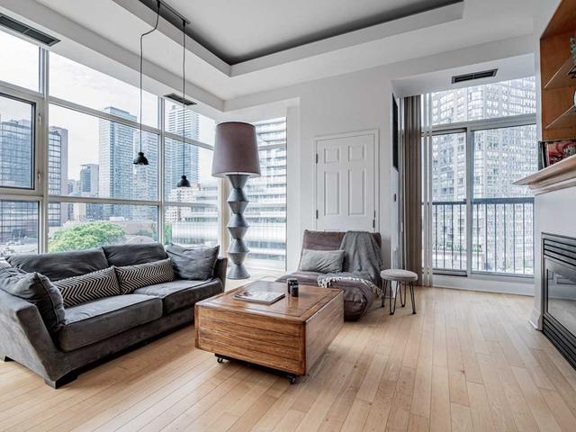 707 - 8 Wellesley St E