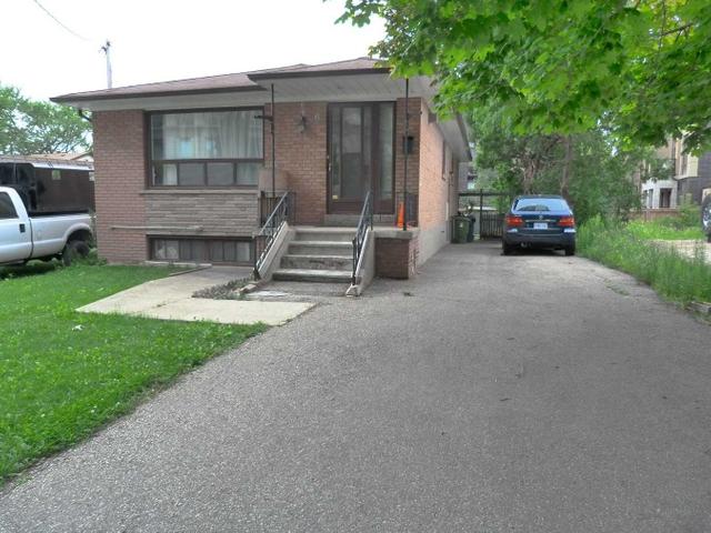 6 Greenview Ave