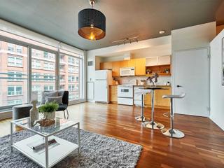 706 - 333 Adelaide St E
