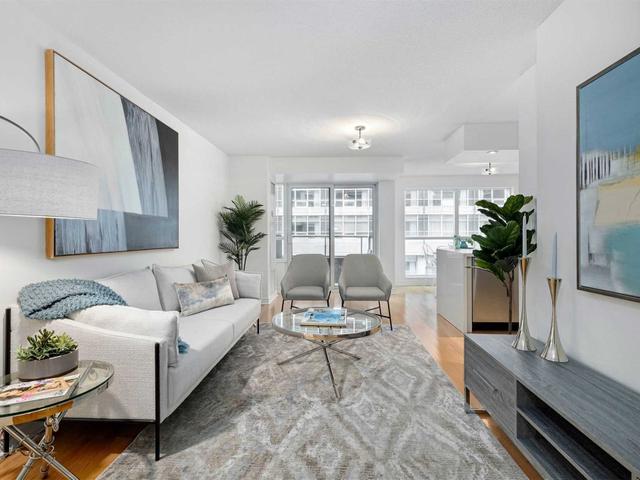 419 - 270 Wellington St W