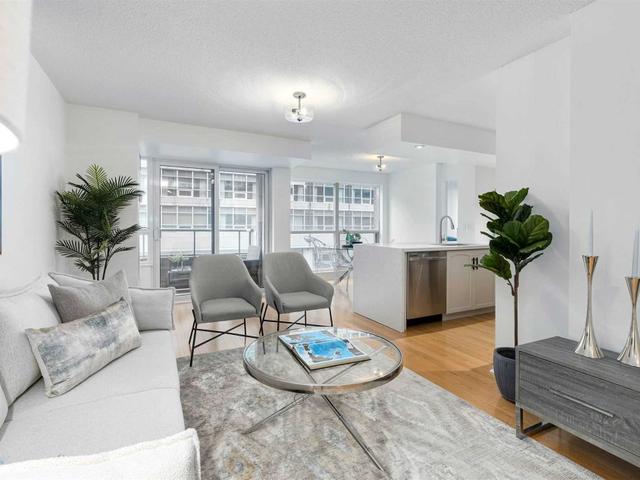 419 - 270 Wellington St W