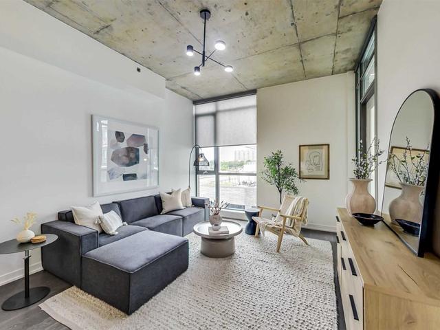 615 - 8 Gladstone Ave