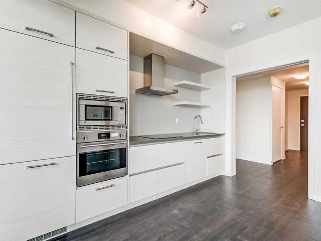 4301 - 2221 Yonge St photo #9