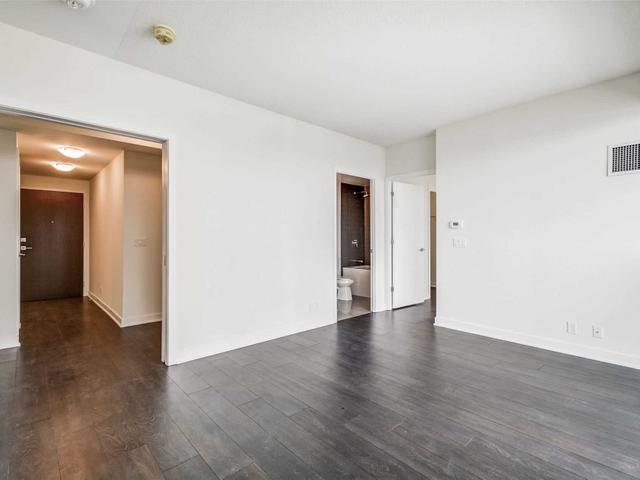 4301 - 2221 Yonge St photo #13