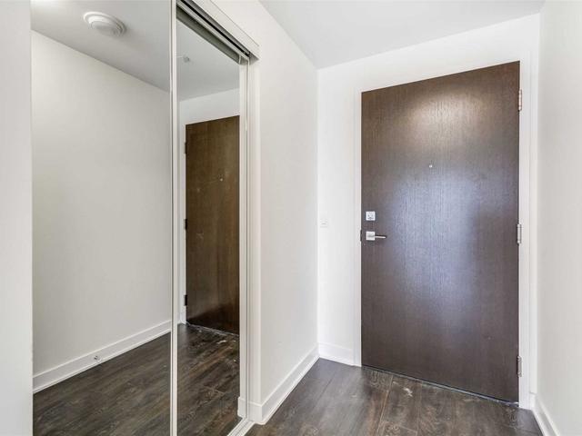 4301 - 2221 Yonge St photo #2