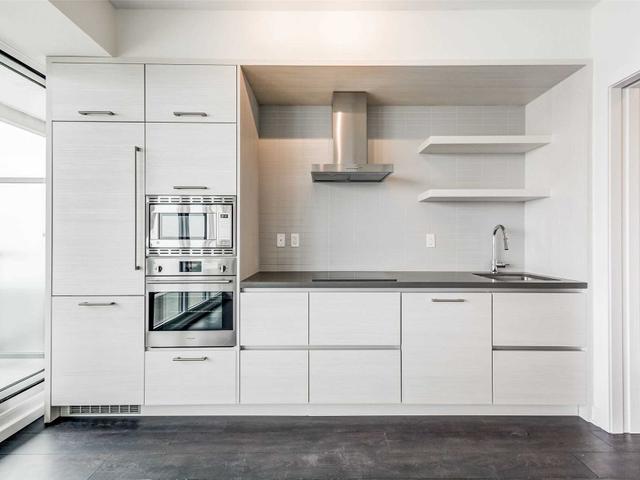 4301 - 2221 Yonge St photo #8