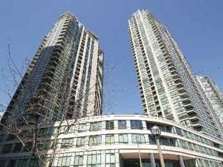 2004 - 16 Yonge St