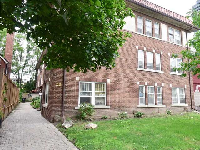 1 - 20 Roselawn Ave
