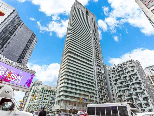 1807 - 300 Front St W