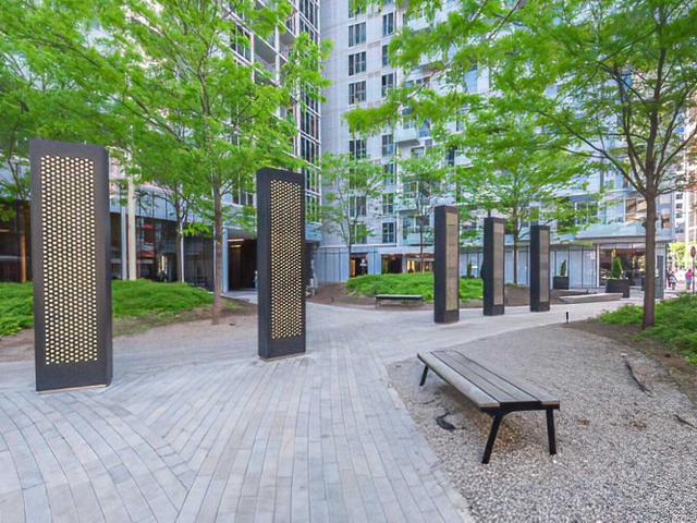 1807 - 300 Front St W