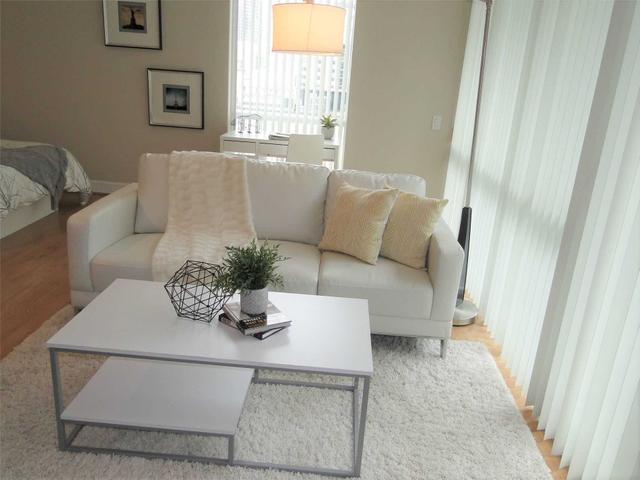 S 602 - 112 George St