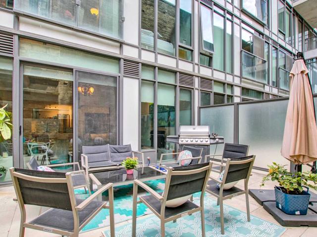 102 - 461 Adelaide St W