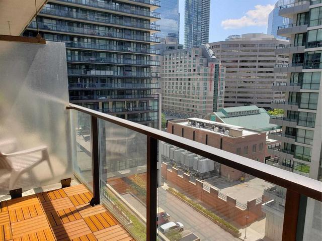 1236 - 111 Elizabeth St