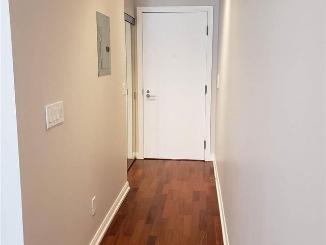 1236 - 111 Elizabeth St