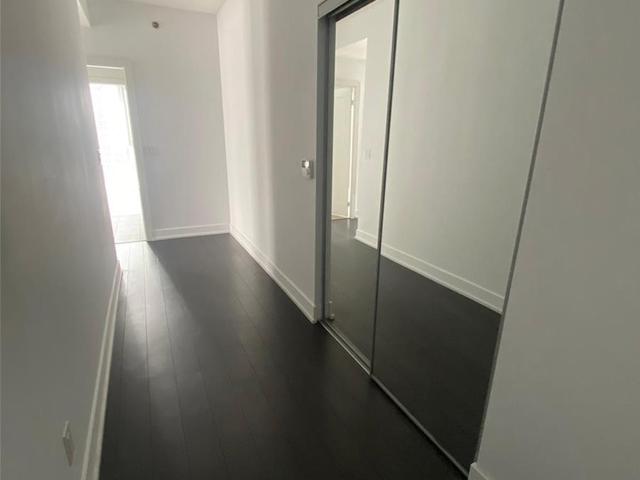 1606 - 318 Richmond St W