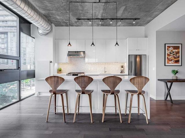 304 - 60 Bathurst St