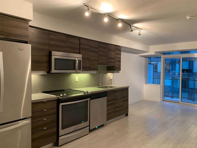 1132 - 525 Adelaide St W