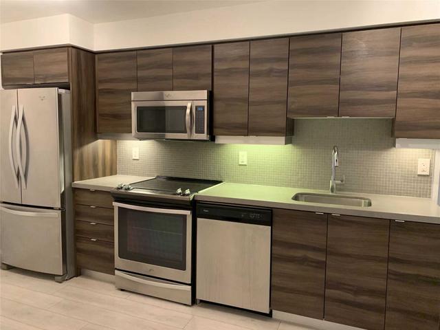 1132 - 525 Adelaide St W