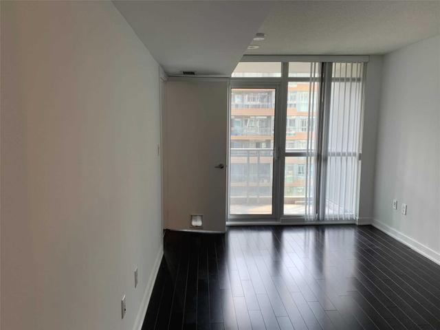 730 - 10 Capreol Crt