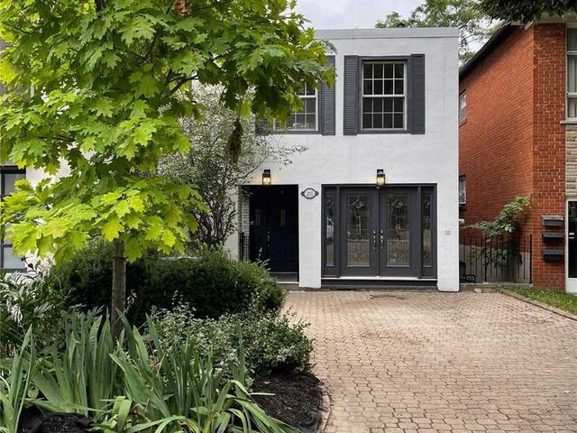 211 Glengarry Ave
