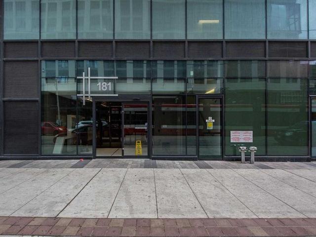 1110 - 181 Dundas St E