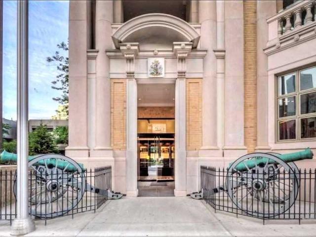 1706 - 426 University Ave