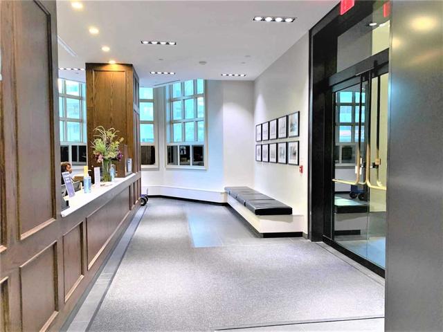 1706 - 426 University Ave