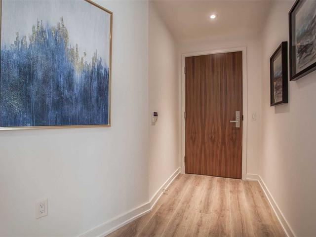 220 - 15 Queens Quay E