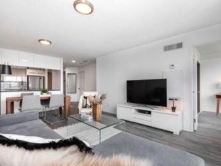 1005 - 298 Jarvis St