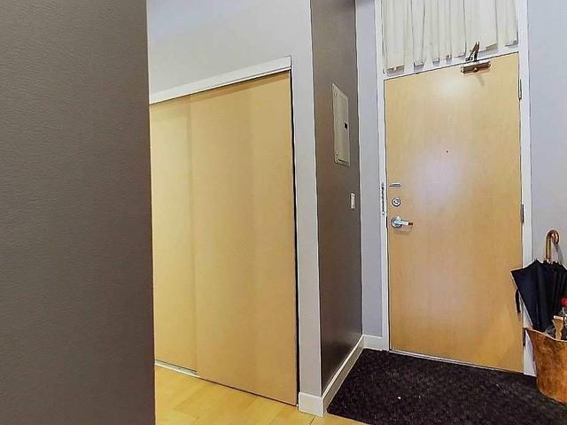 205 - 383 Adelaide St E