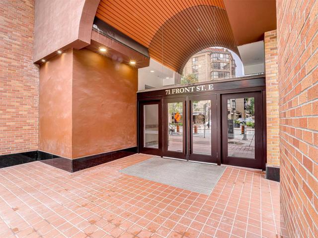 402 - 71 Front St E