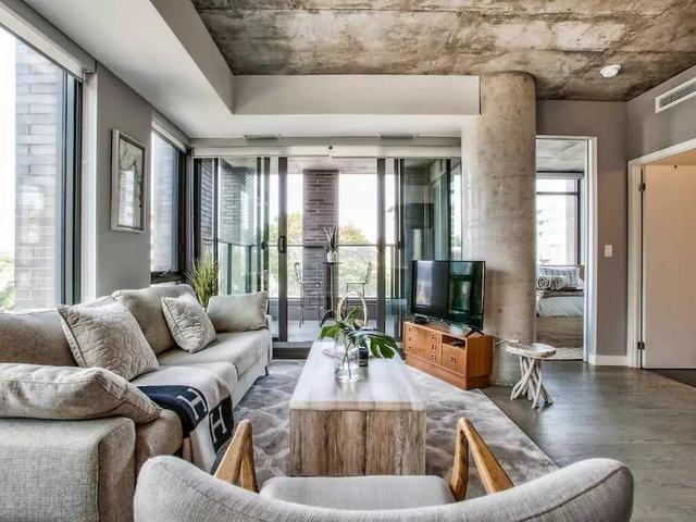 412 - 111 Bathurst St