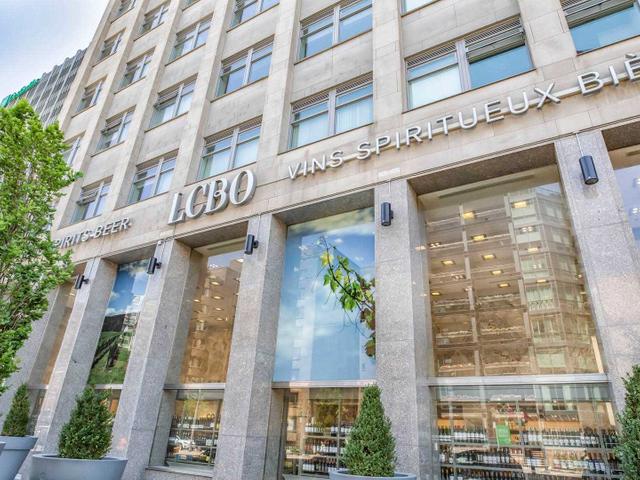 1824 - 111 St Clair Ave W