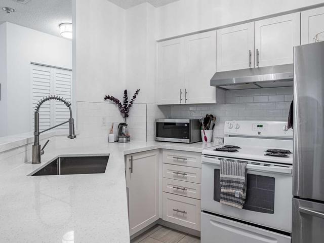 301 - 25 Grenville St