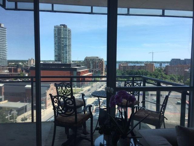 1111 - 318 King St E