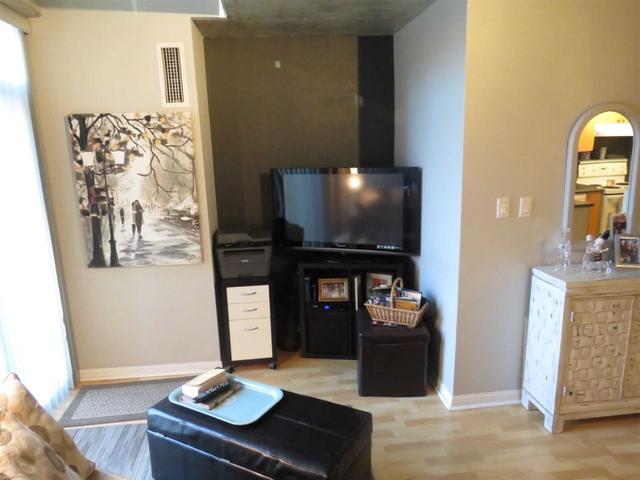 620 - 1029 King St W