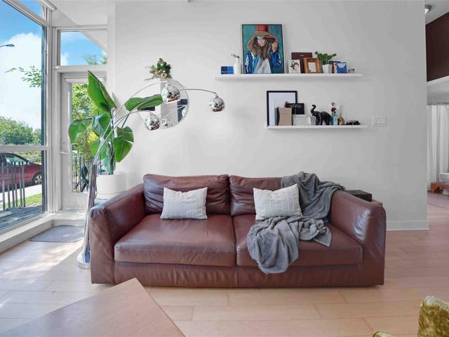 214 - 1171 Queen  St W