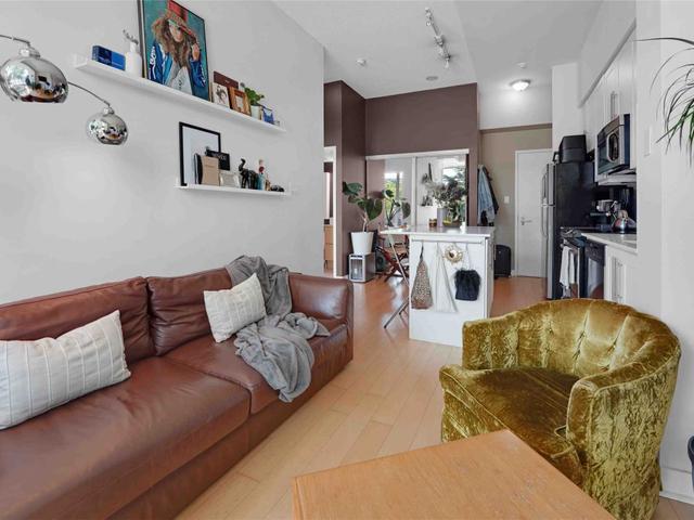 214 - 1171 Queen  St W