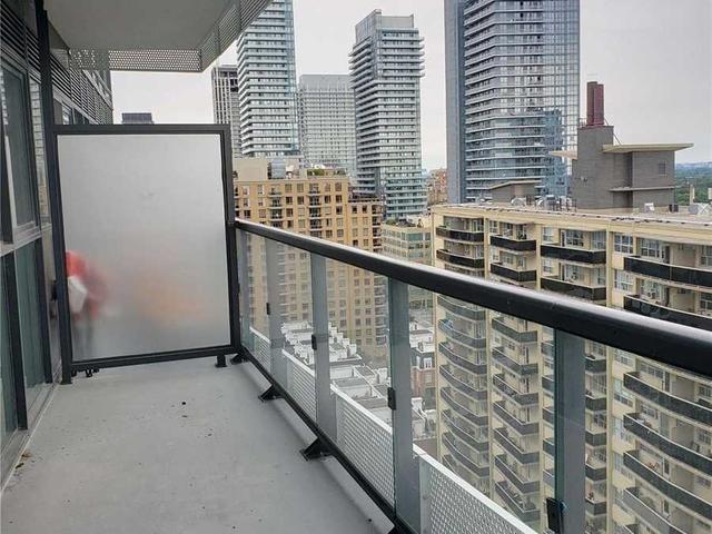 1510 - 11 Lillian St photo #2