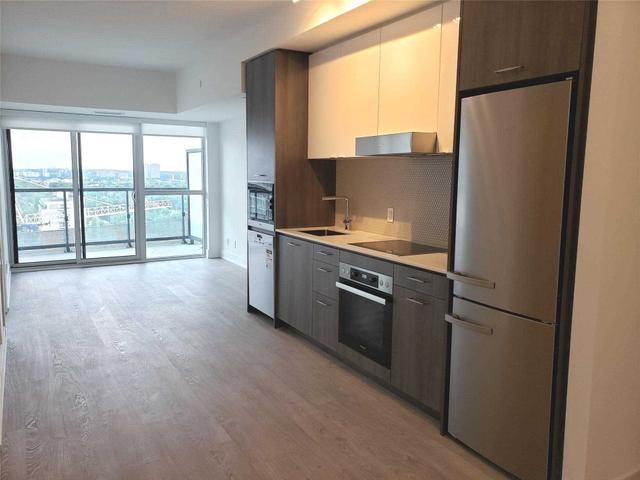 1510 - 11 Lillian St photo #8