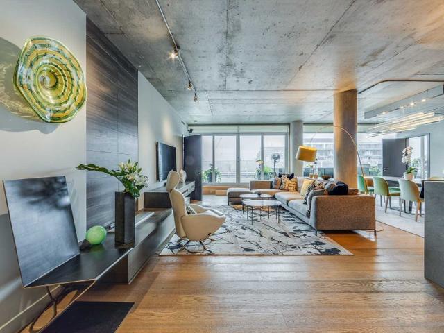 PH1105 - 75 Portland St