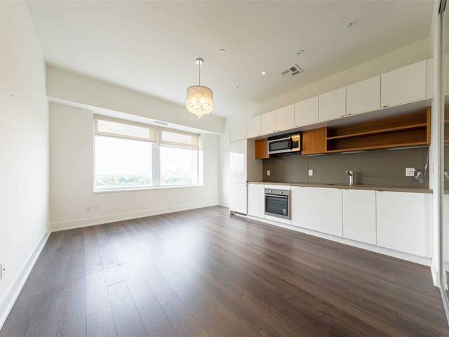 1023 - 111 St Clair Ave W
