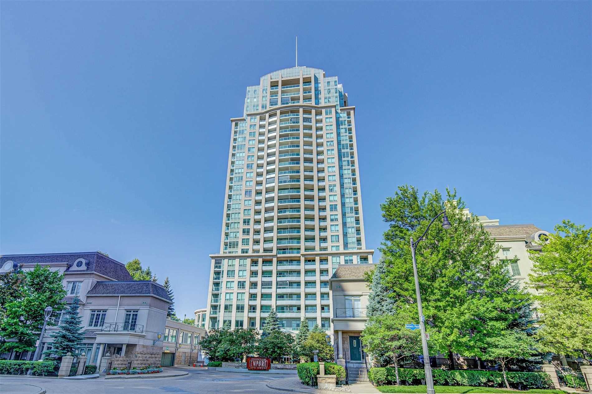 2214 17 Barberry Pl N, North