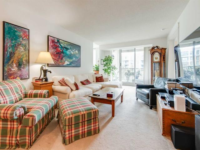 614 - 18 William Carson Cres
