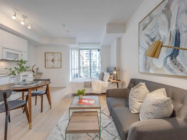 215 - 151 Dan Leckie Way