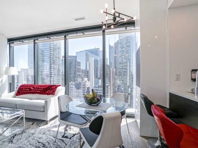 1603 - 224 King St W