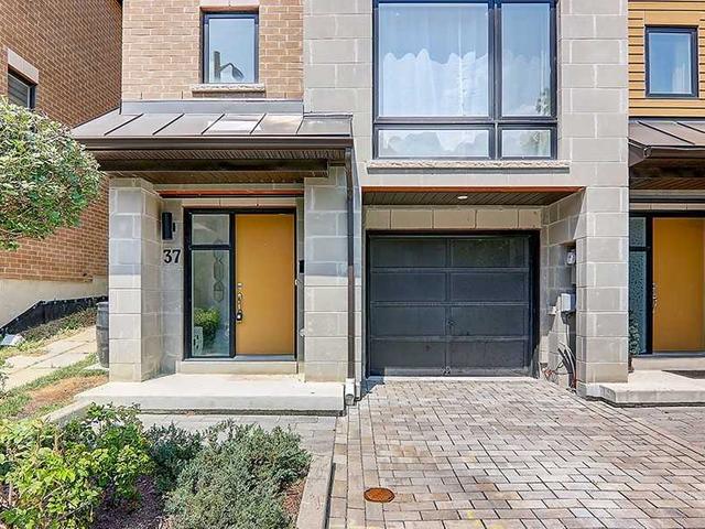 37 Kenneth Wood Cres